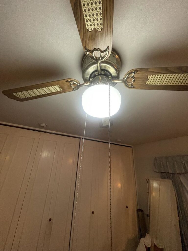 ファン付きの照明の電球交換2｜横浜市都筑区エリアプロジェクト