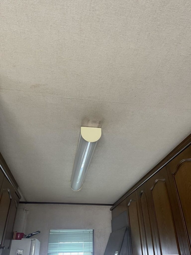 台所のダウンライト照明交換｜横浜市都筑区エリアプロジェクト